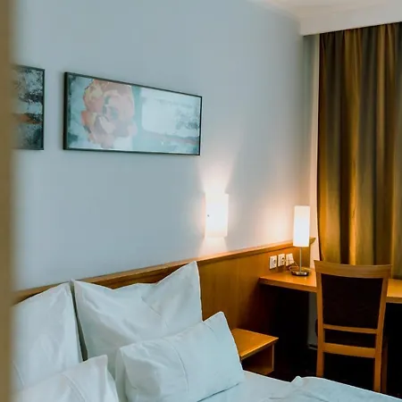 Hotel Pracharna Park