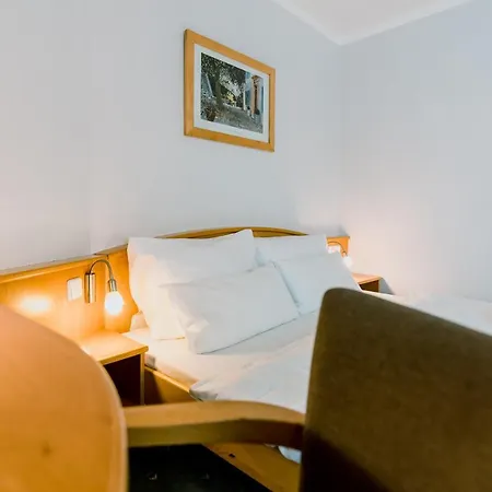 فندق Pracharna Park 4*