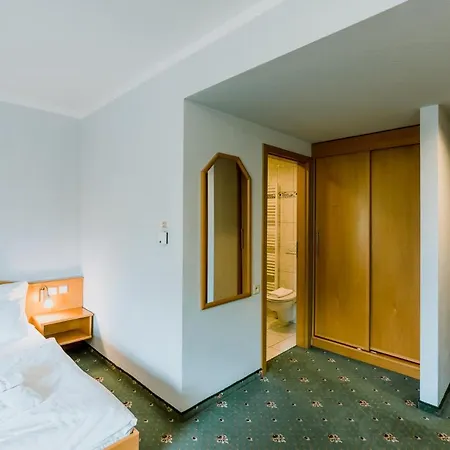 Hotel Pracharna Park
