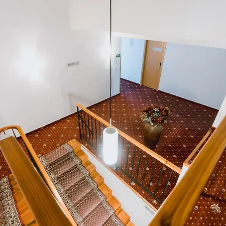 Hotel Pracharna Park