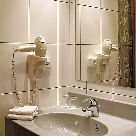 Prachárna Park 4*