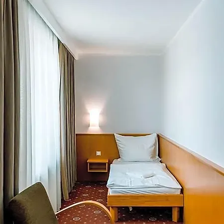 Hotel Pracharna Park 4*