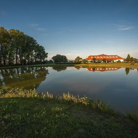 Prachárna Park Hotel 4*