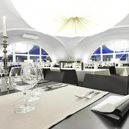 Hotel Pracharna Park